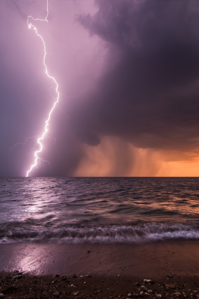 Storm & Lightning wallpaper 640x960