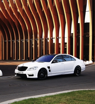 S-Class Luxury Sedan Mercedes - Obrázkek zdarma pro iPad 3