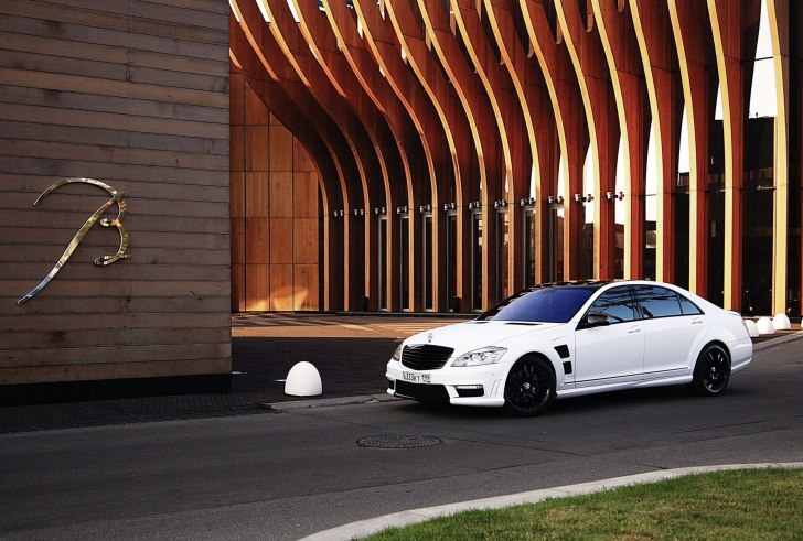 Screenshot №1 pro téma S-Class Luxury Sedan Mercedes