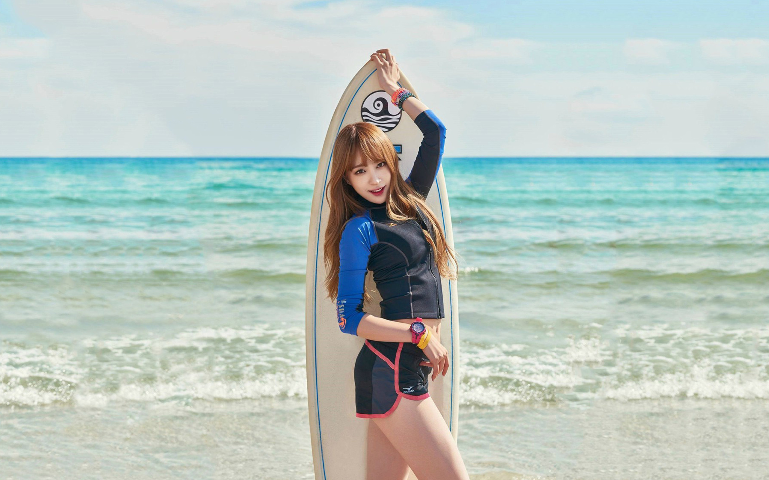 Screenshot №1 pro téma Korean Surfer Girl 2560x1600