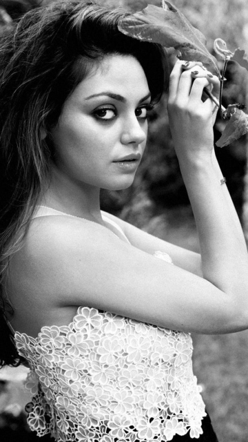 Mila Kunis Black And White screenshot #1 360x640