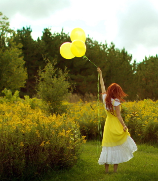 Kostenloses Girl With Yellow Balloon Wallpaper für 240x320
