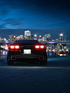 Screenshot №1 pro téma Chevrolet Camaro In Night 240x320