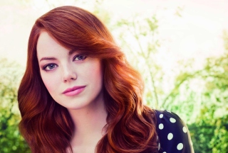 Emma Stone Portrait Background for Android, iPhone and iPad