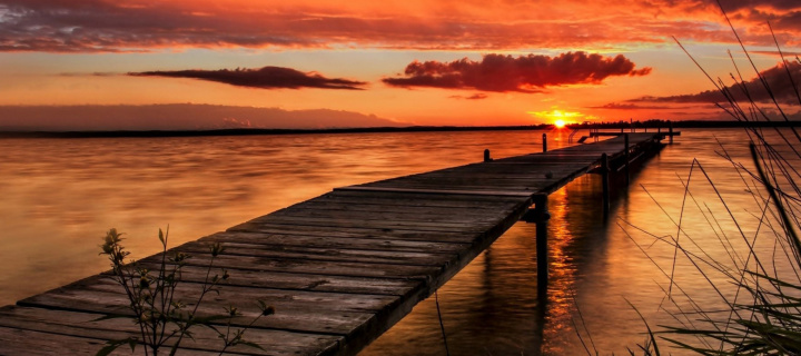 Sfondi Stunning Sunset in Sweden 720x320