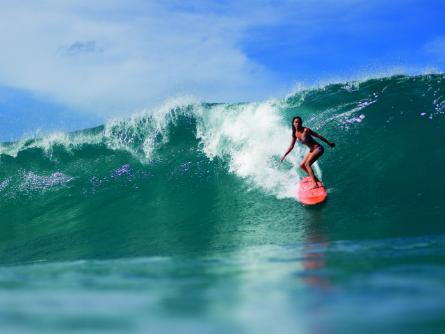 Das Big Waves Surfing Wallpaper 640x480