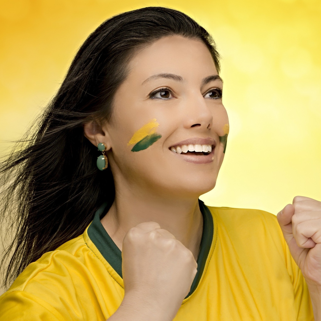 Das Brazil FIFA Football Cheerleader Wallpaper 1024x1024