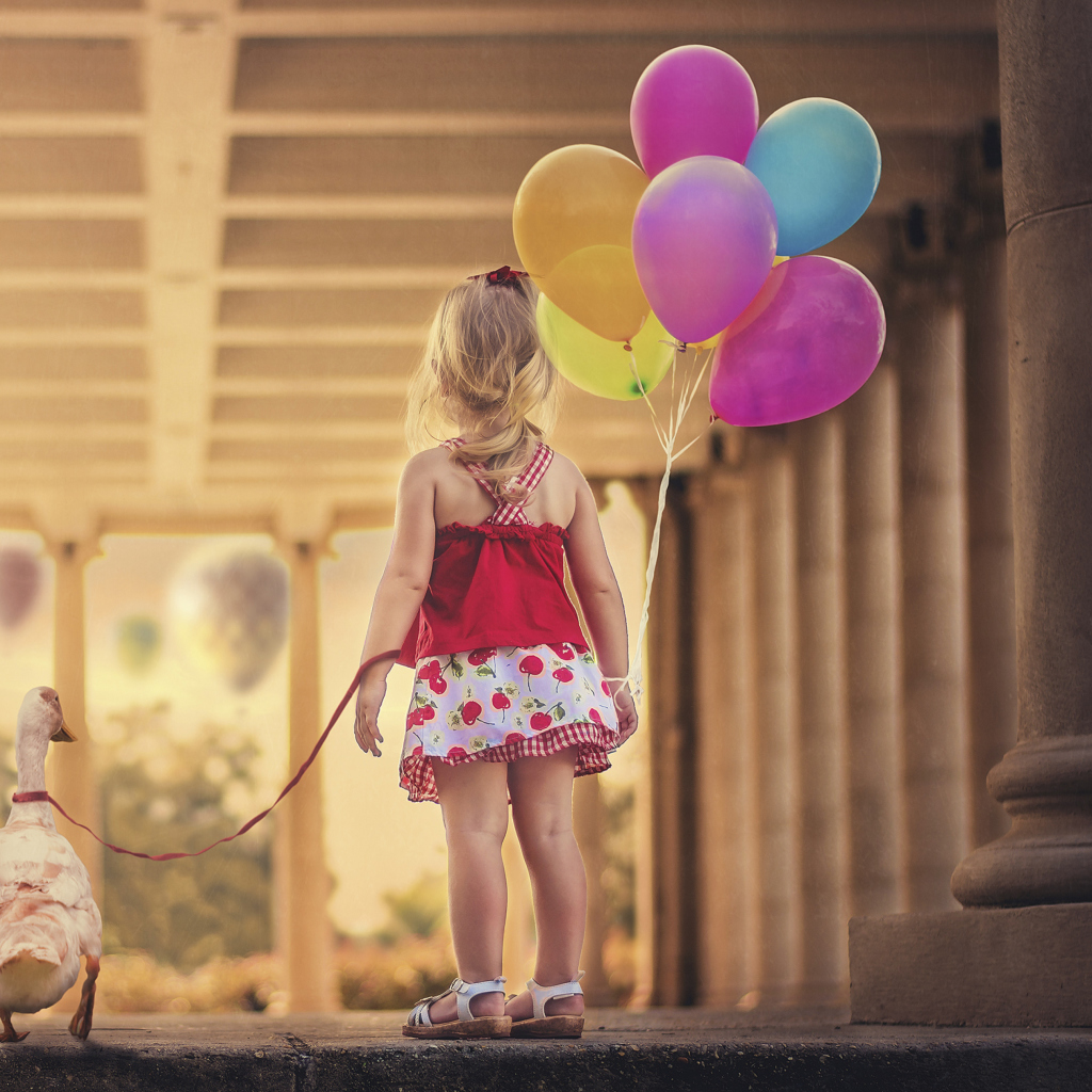 Обои Little Girl With Colorful Balloons 1024x1024