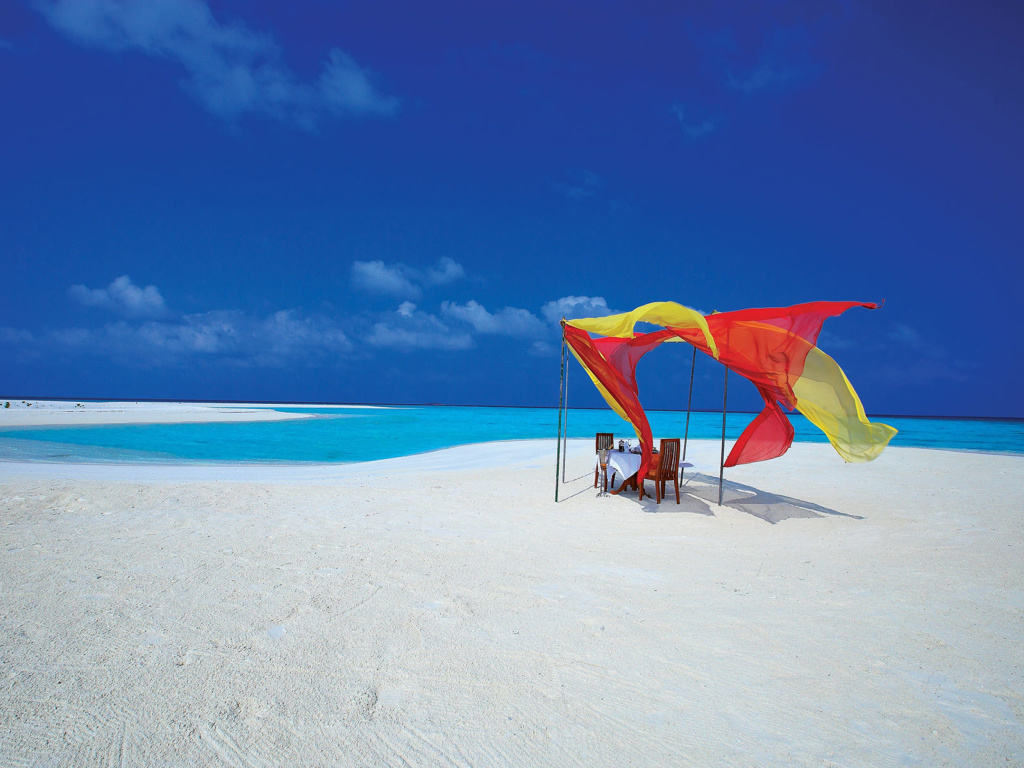 Sfondi White Harp Beach Hotel, Hulhumale, Maldives 1024x768