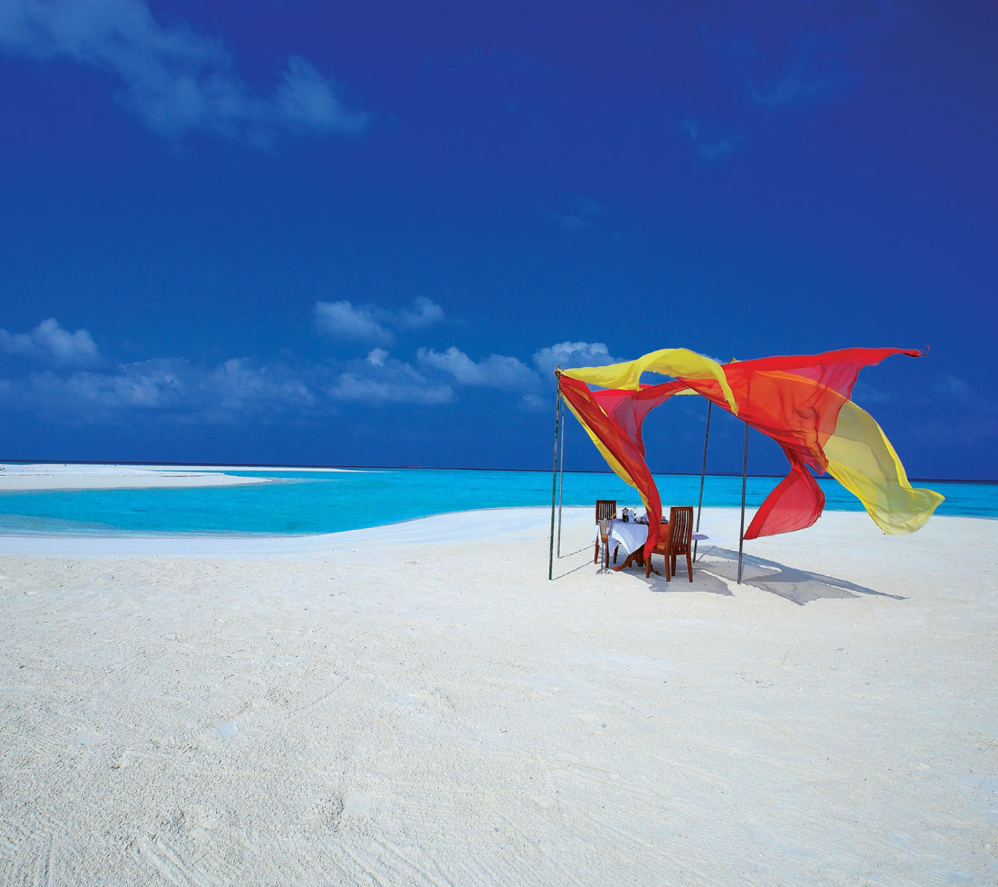 Обои White Harp Beach Hotel, Hulhumale, Maldives 1440x1280