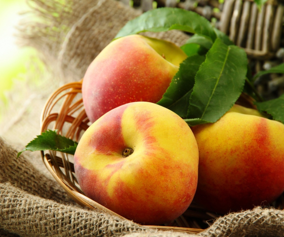 Fresh Peaches wallpaper 960x800