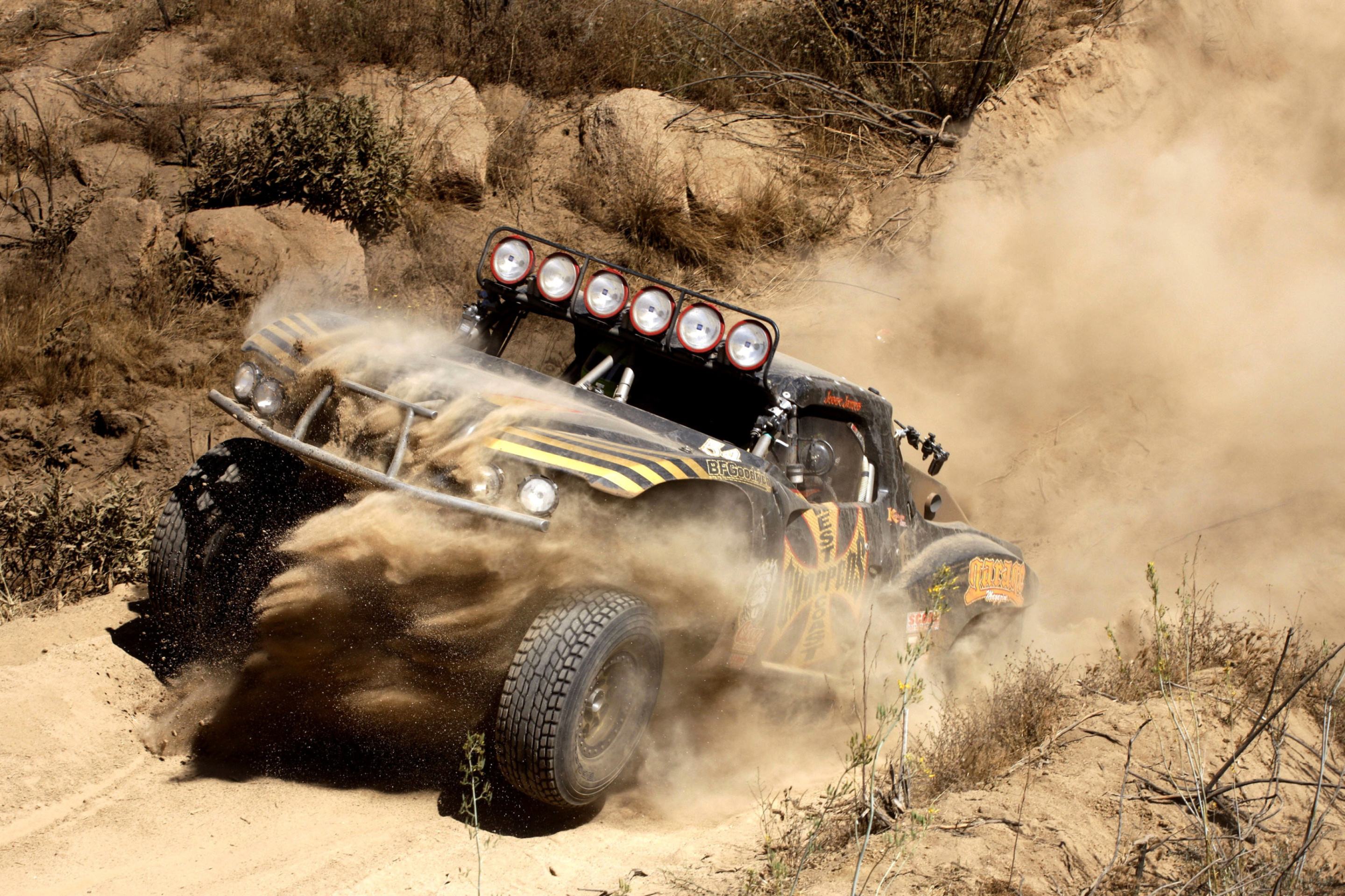 Screenshot №1 pro téma Jesse James Trophy Truck 2880x1920