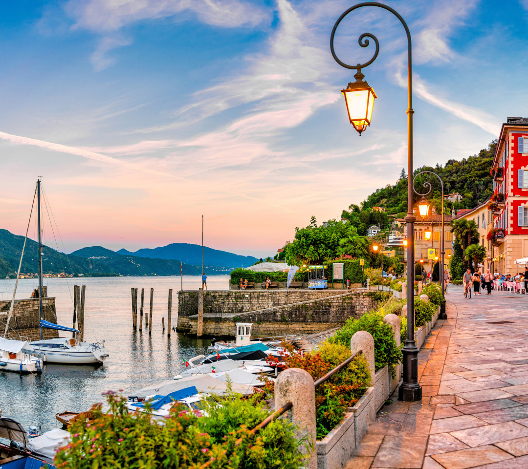 Обои Cannobio Town on Lake Maggiore 1080x960