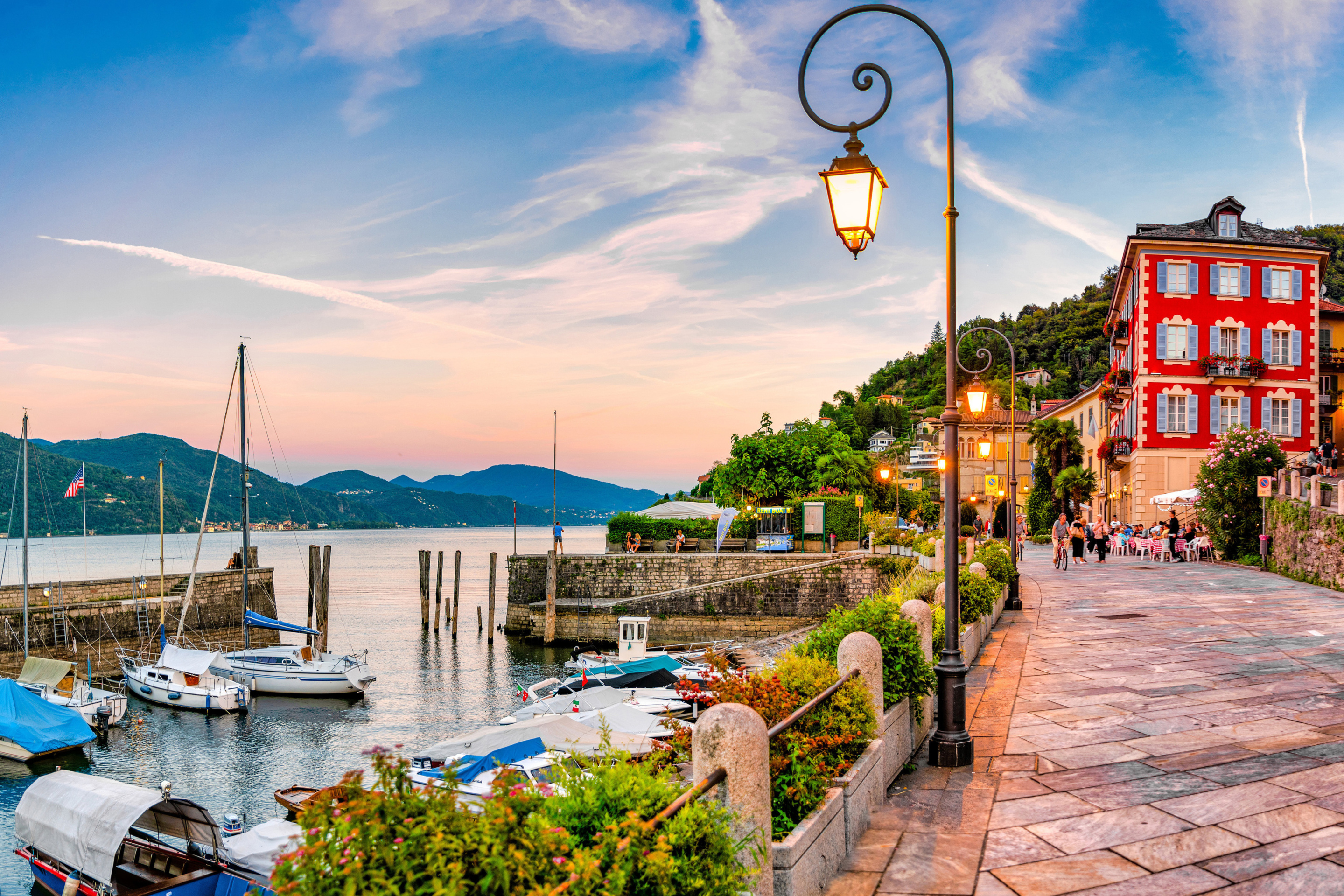 Обои Cannobio Town on Lake Maggiore 2880x1920