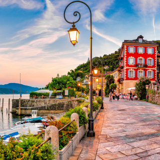 Cannobio Town on Lake Maggiore sfondi gratuiti per 128x128