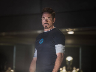 Screenshot №1 pro téma Robert Downey Jr As Iron Man 3 320x240