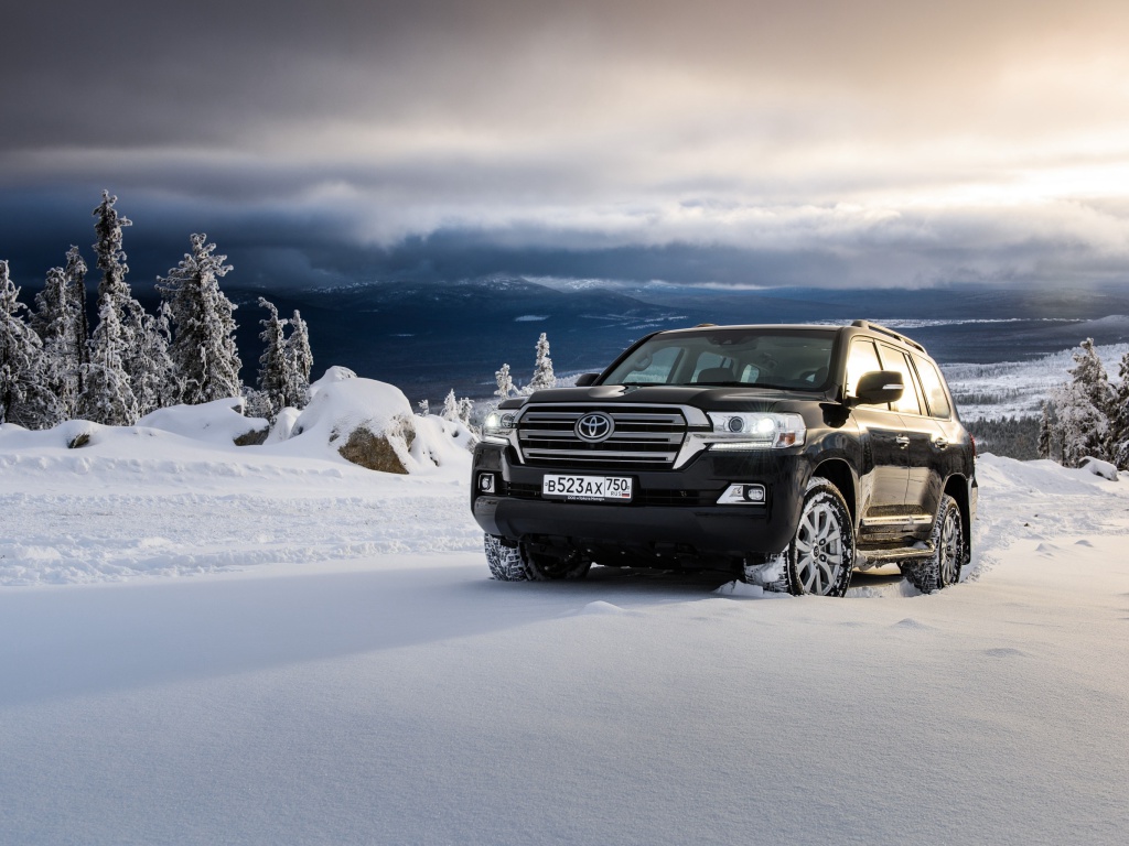 Fondo de pantalla Toyota, Land Cruiser 200 in Snow 1024x768