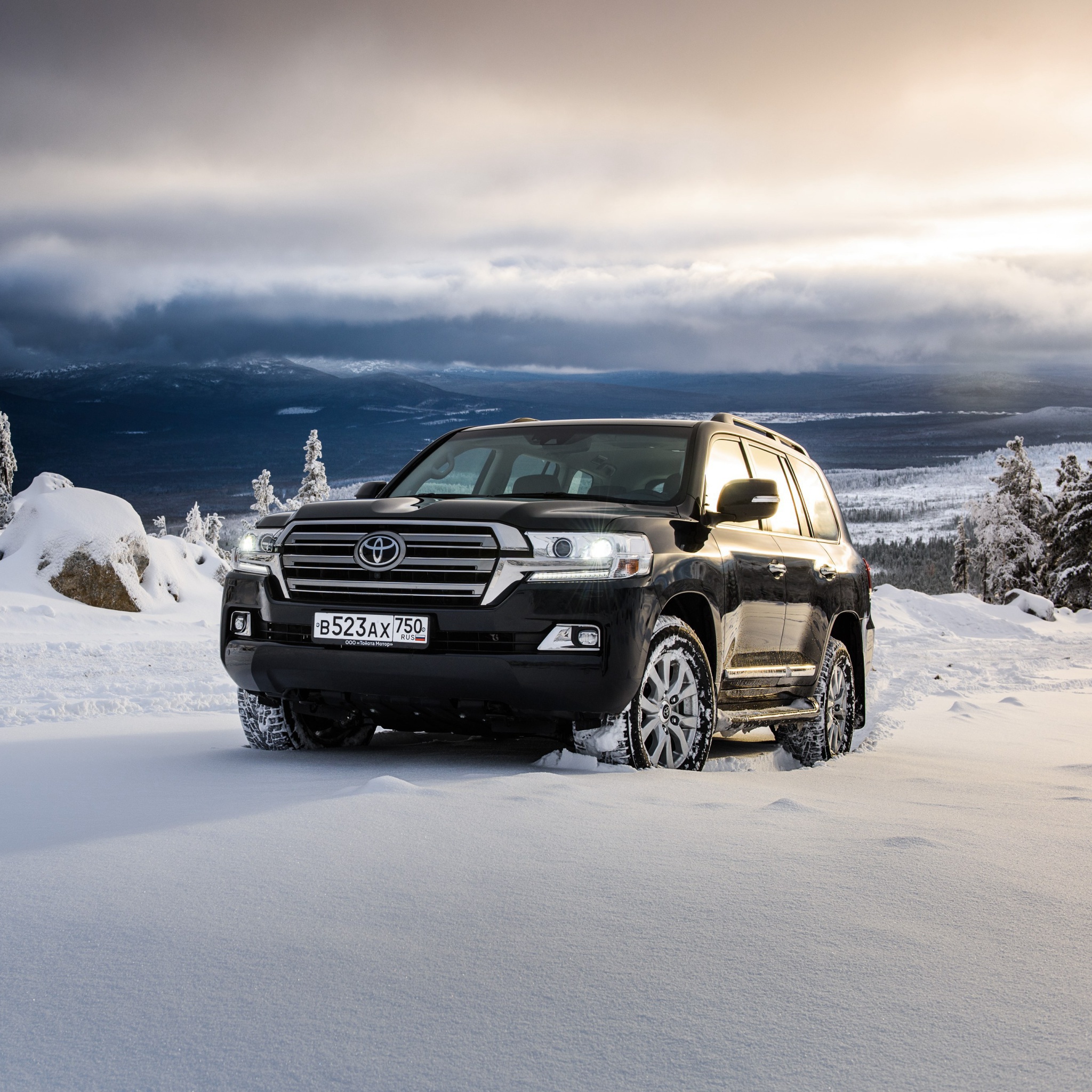 Toyota, Land Cruiser 200 in Snow screenshot #1 2048x2048