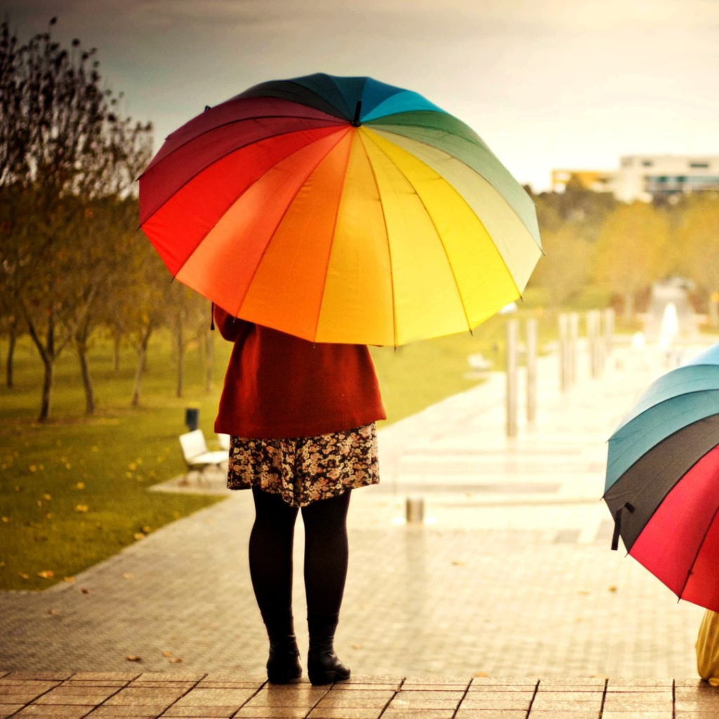 Screenshot №1 pro téma Girl With Rainbow Umbrella 1024x1024