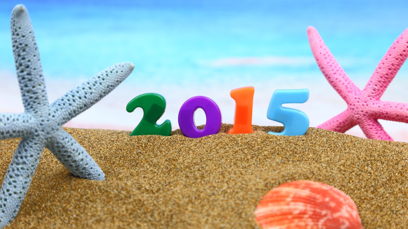 Das Happy New Year 2015 on Beach Wallpaper 1366x768