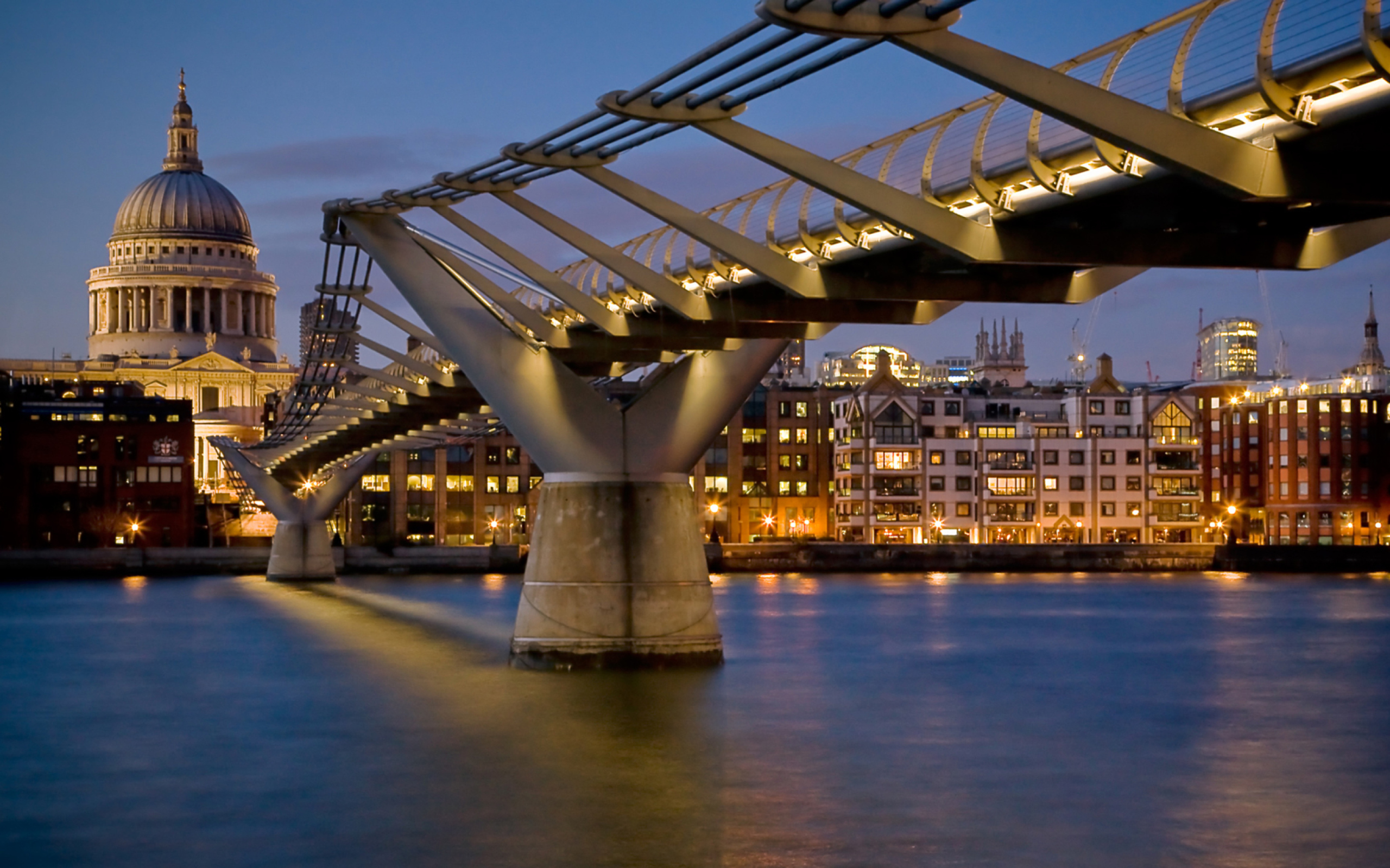 Screenshot №1 pro téma St Paul Cathedral And Millennium Bridge 2560x1600