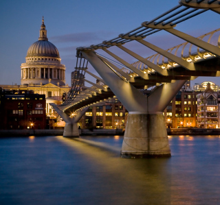 St Paul Cathedral And Millennium Bridge papel de parede para celular para iPad 2