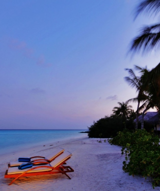 Luxury Beach Resort sfondi gratuiti per Nokia Asha 305