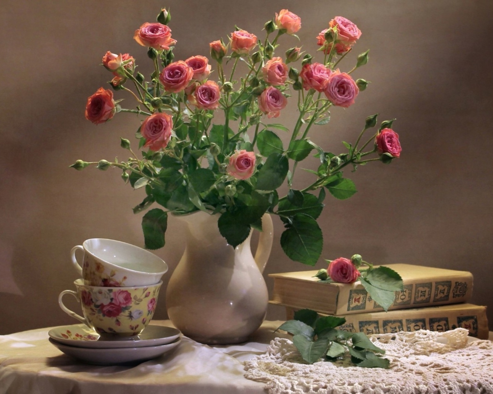 Still life of vintage books and roses wallpaper 1600x1280