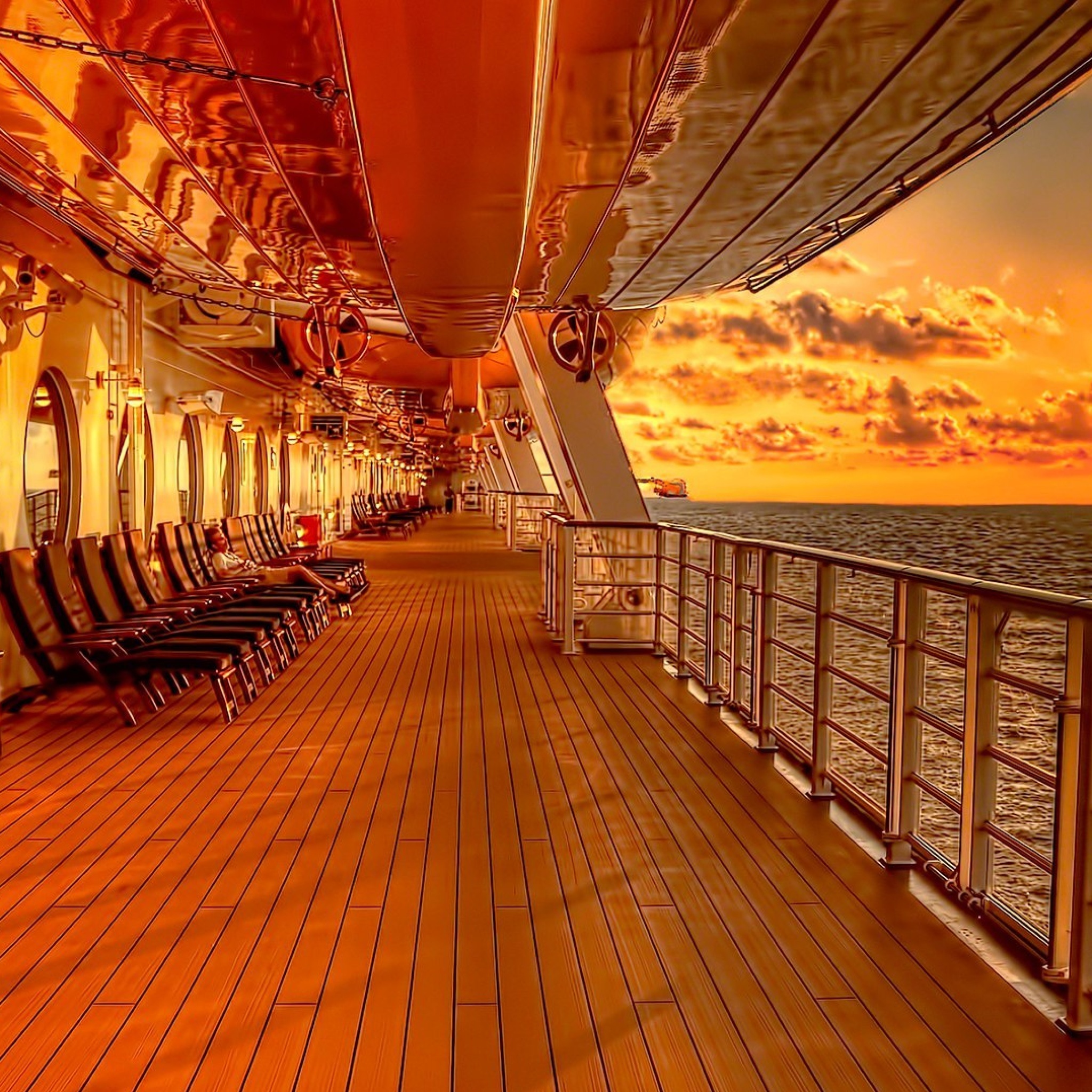 Обои Sunset on posh cruise ship 2048x2048