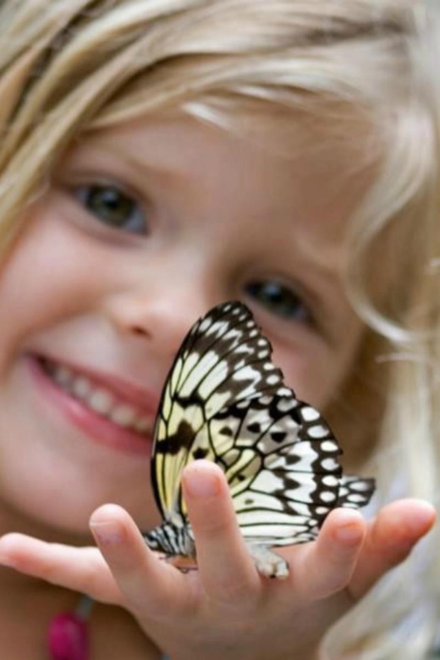 Little Girl And Butterfly wallpaper 640x960