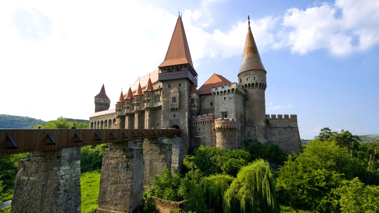 Обои Corvin Castle in Romania, Transylvania 1280x720
