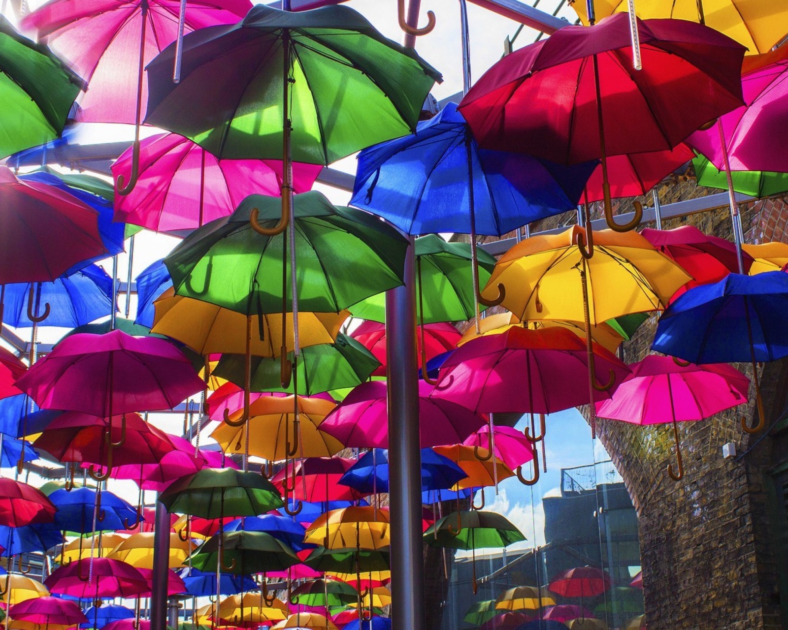 Umbrellas Street screenshot #1 1600x1280