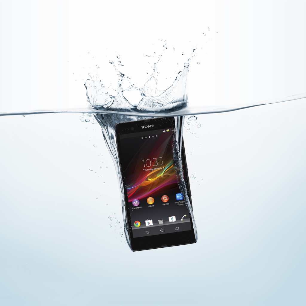 Обои Sony Xperia Z In Water Test 1024x1024