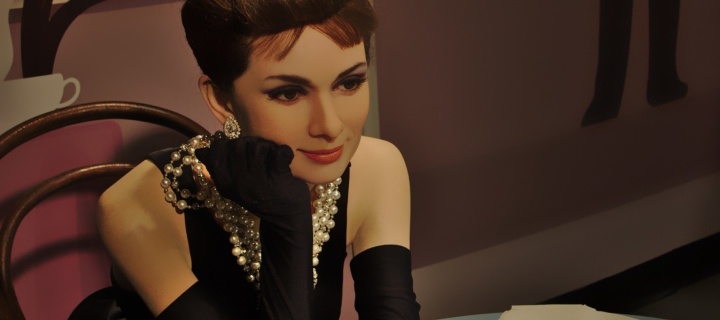 Breakfast at Tiffanys Audrey Hepburn screenshot #1 720x320