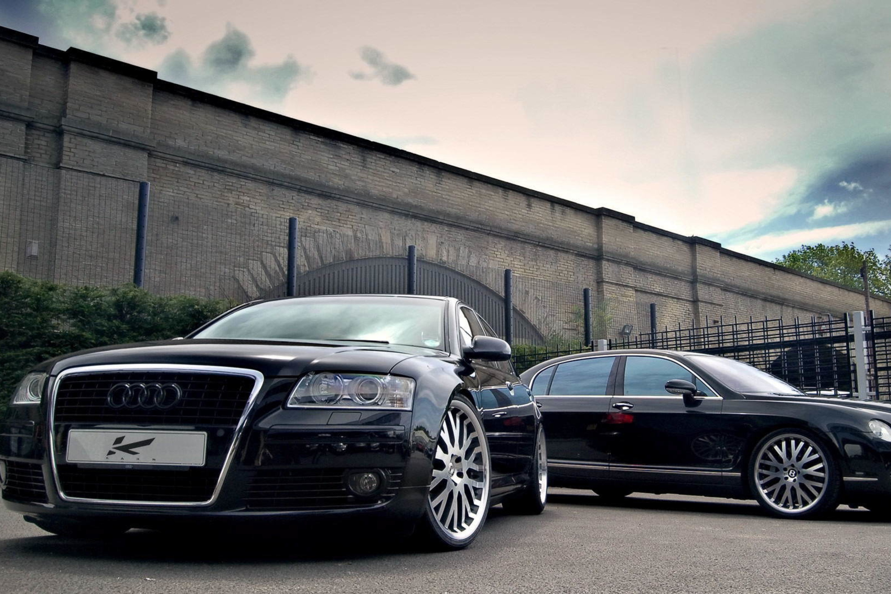 Screenshot №1 pro téma Audi A8 and Bentley, One Platform 2880x1920