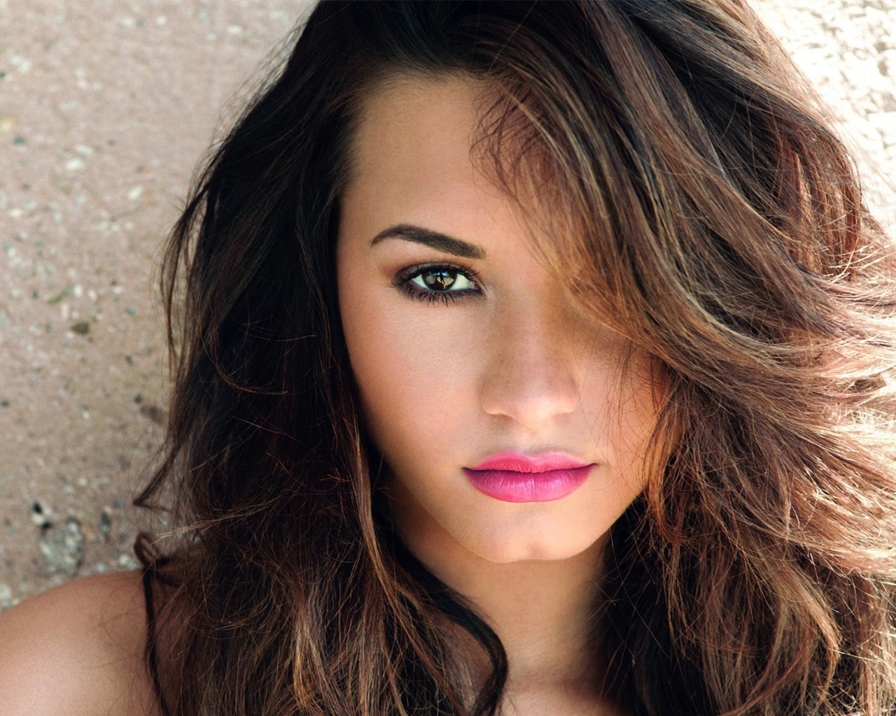 Das Demi Lovato Pink Lips Wallpaper 1280x1024