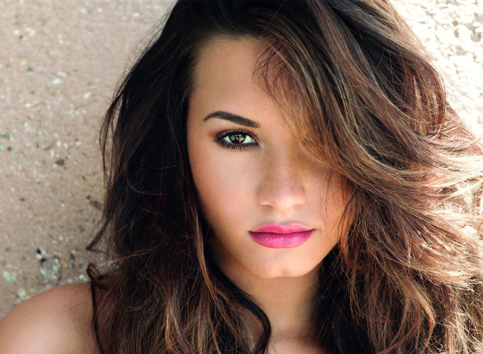Fondo de pantalla Demi Lovato Pink Lips 1920x1408