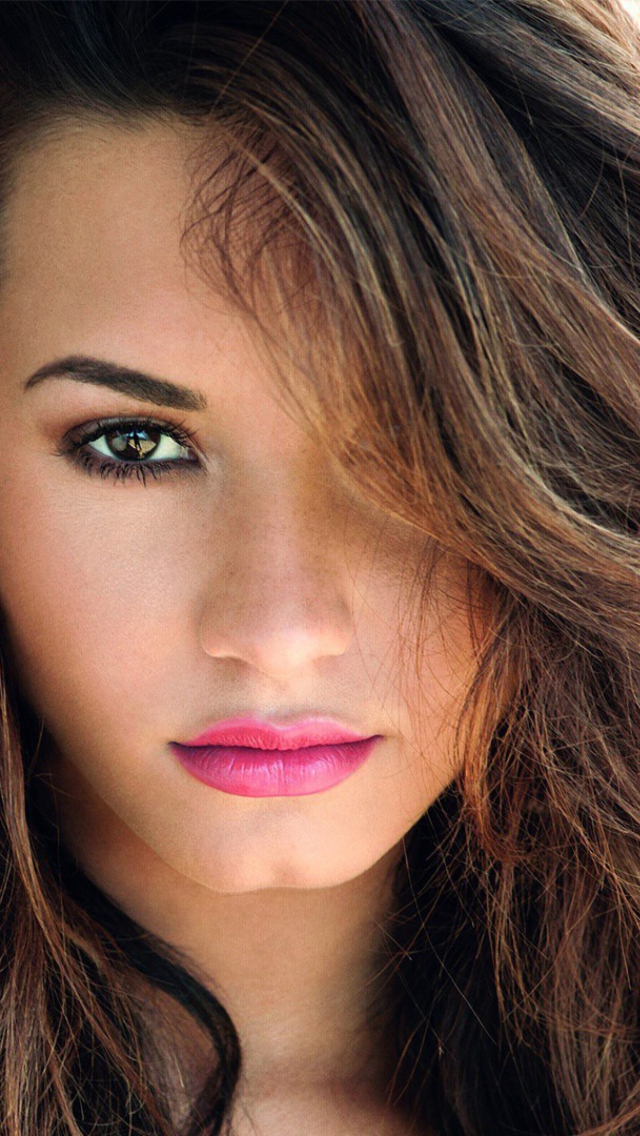 Fondo de pantalla Demi Lovato Pink Lips 640x1136