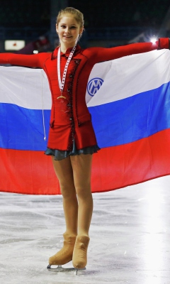 Обои 2014 Winter Olympics Figure Skater Champion Julia Lipnitskaya 240x400