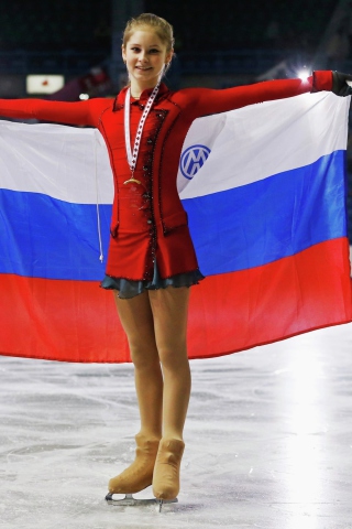 Обои 2014 Winter Olympics Figure Skater Champion Julia Lipnitskaya 320x480