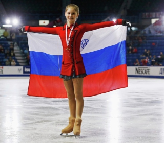 Kostenloses 2014 Winter Olympics Figure Skater Champion Julia Lipnitskaya Wallpaper für 1024x1024
