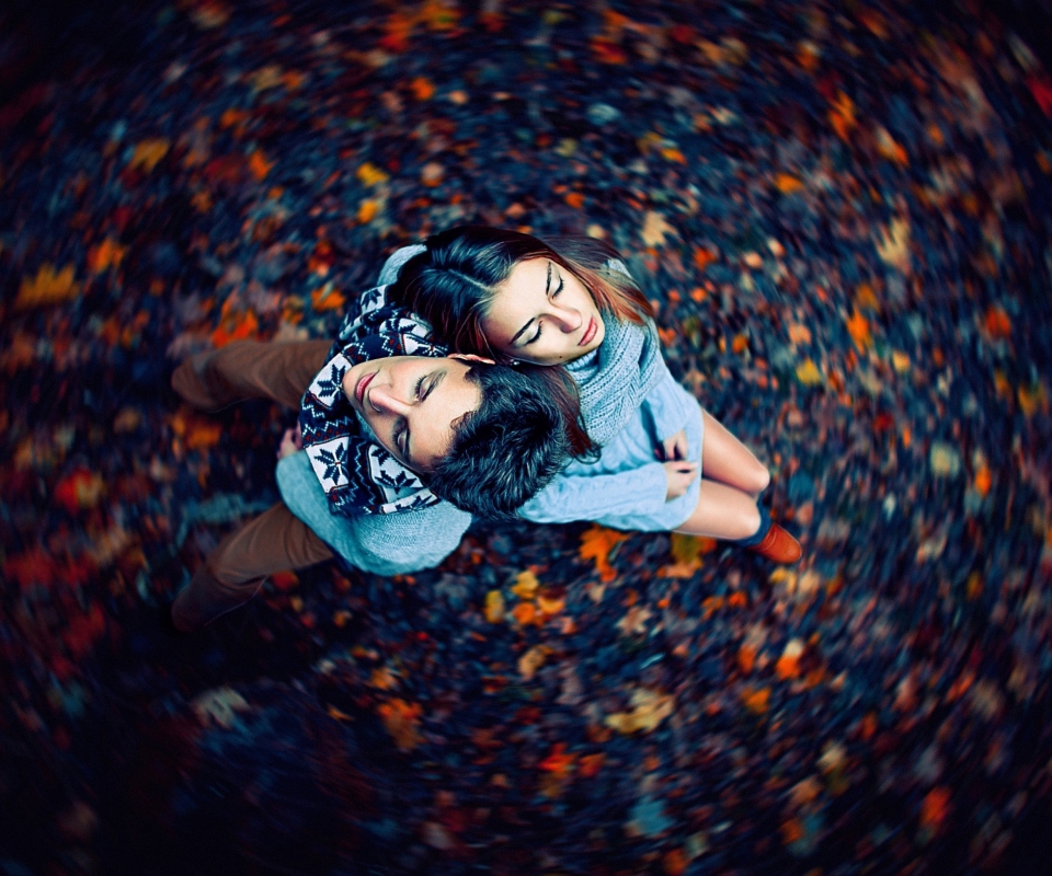 Das Autumn Couple's Portrait Wallpaper 960x800