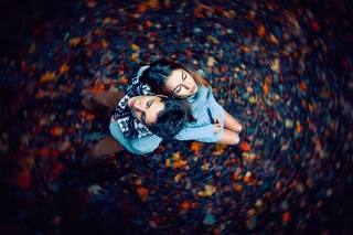 Autumn Couple's Portrait - Obrázkek zdarma 