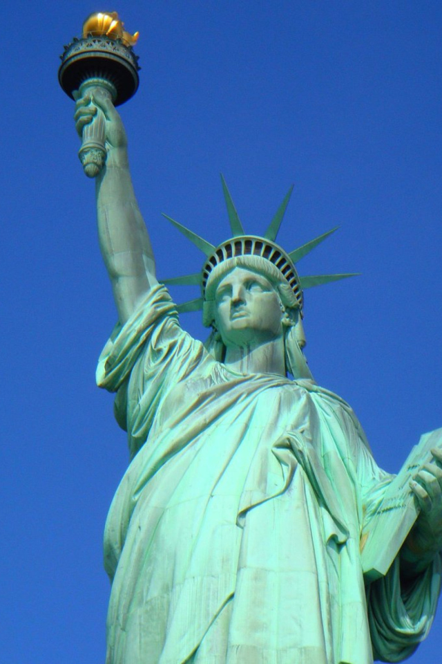 Statue Of Liberty wallpaper 640x960