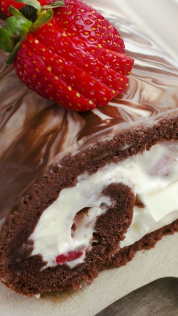 Sfondi Chocolate Cake With Whipped Cream 360x640