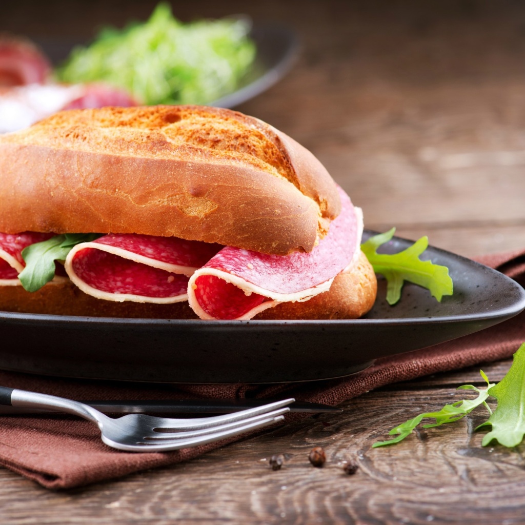 Обои Sandwich with salami 1024x1024