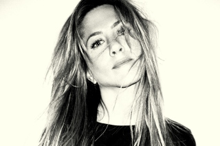 Jennifer Aniston Black And White Portrait - Obrázkek zdarma pro 480x400