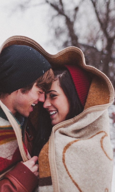 Happy Couple In Love screenshot #1 480x800