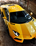 Fondo de pantalla Lamborghini Aventador Yellow 128x160