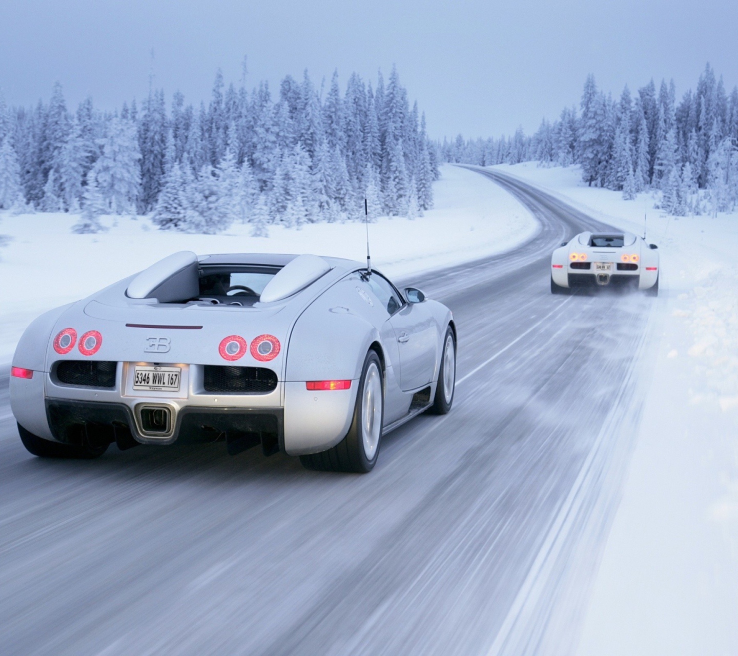 Fondo de pantalla Bugatti Veyron In Winter 1440x1280